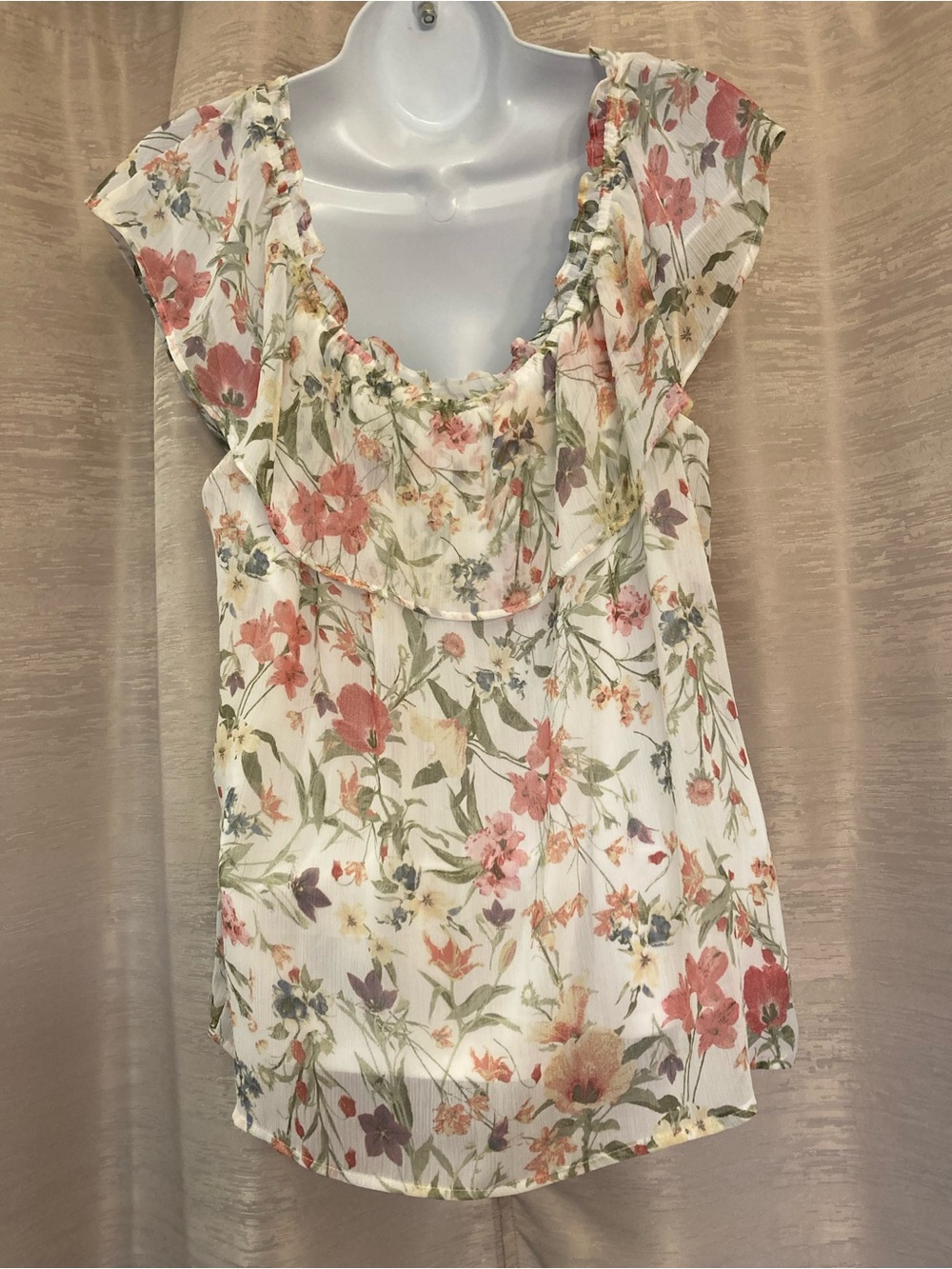 A. Byer Floral Sheer Ruffle Tie-Neck Blouse size large - Picture 2 of 11